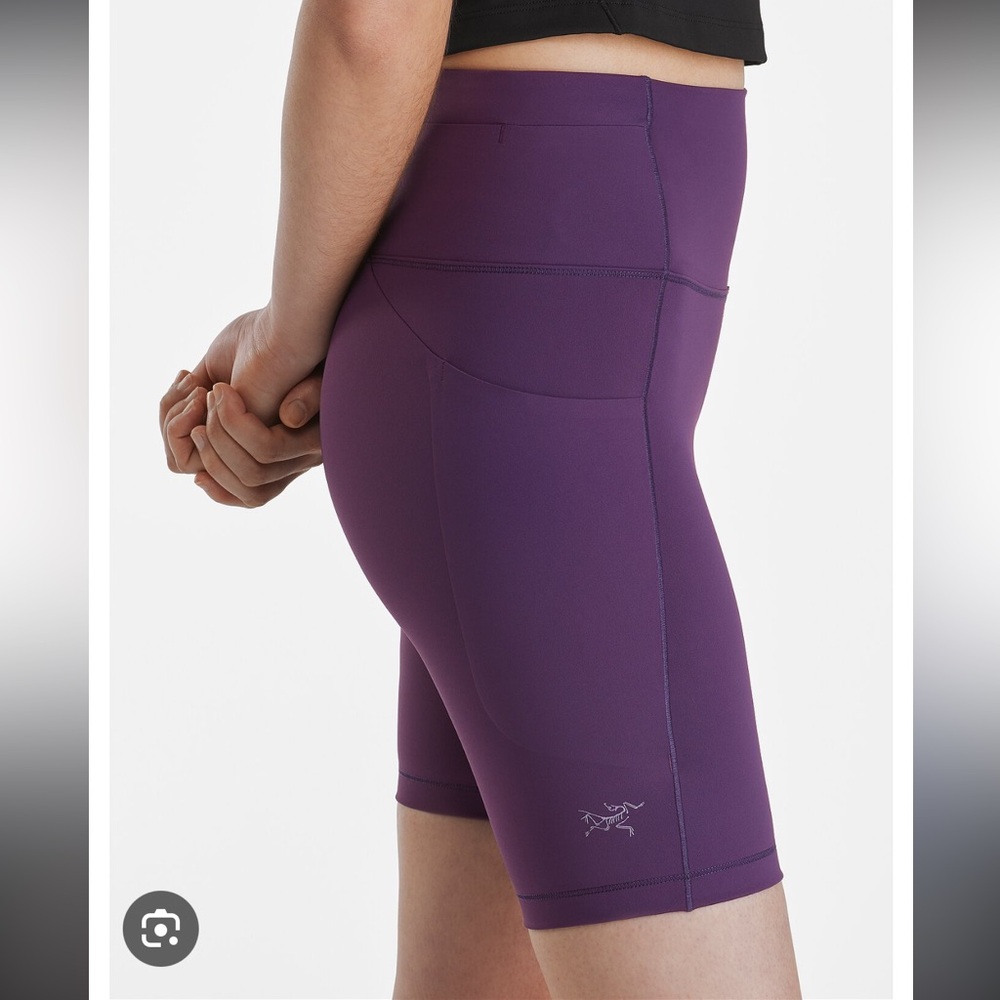 Arc’Teryx Essential High Rise Short 8” Womens in Purple